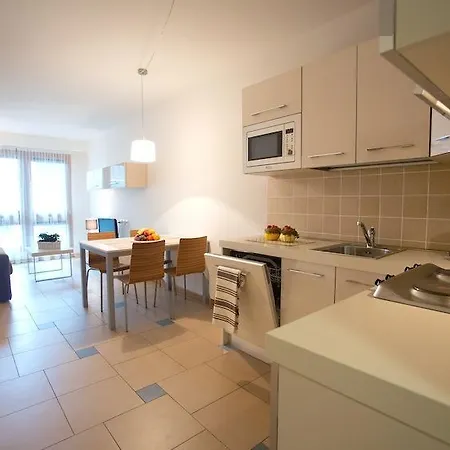 Aparthotel Lacroma Grado