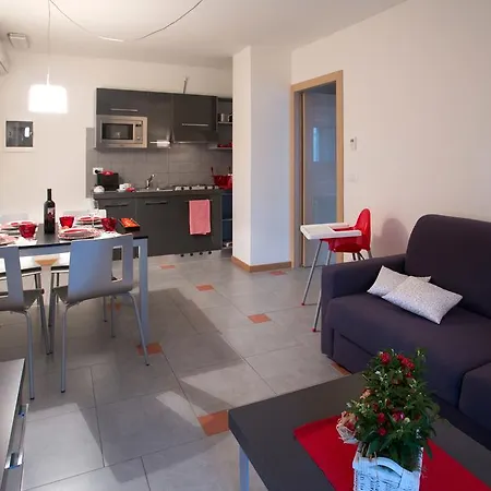 Lägenhetshotell Lacroma 4*