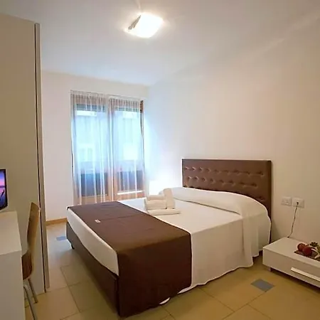 Lacroma Hotel apartamentowy Grado