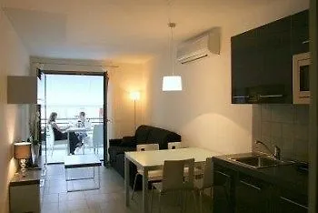 Lacroma Hotel apartamentowy 4*